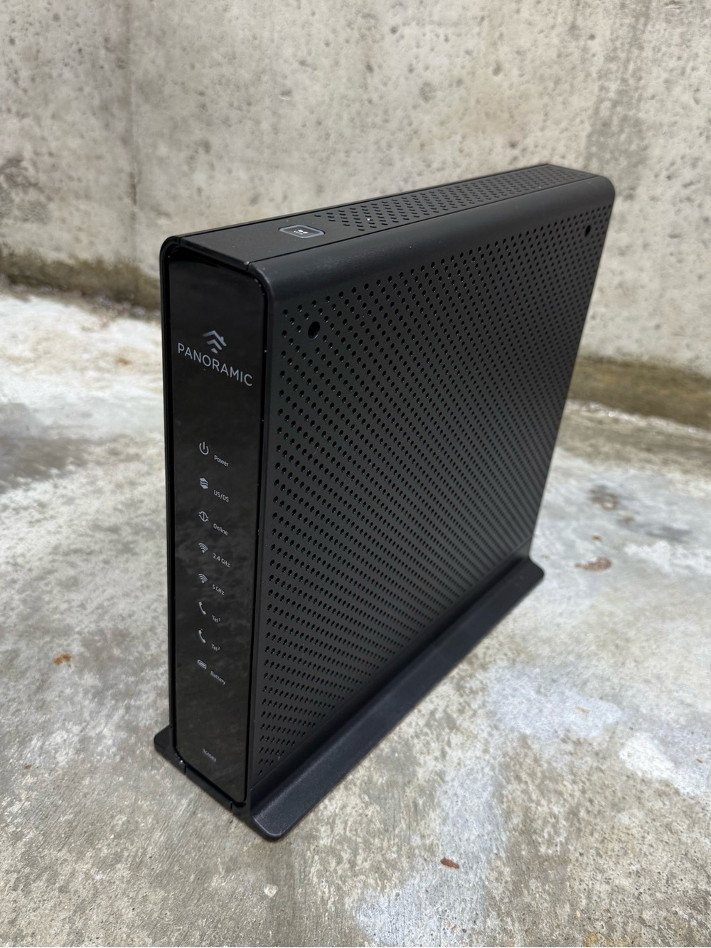Arris Panoramic TG1682G Dual Band WiFi Router Cable Modem 2.4GHz 5GHz - Picture 5 of 9
